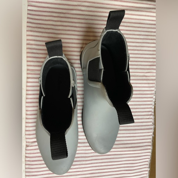 Llbean Chelsea style Welles - Picture 3 of 5